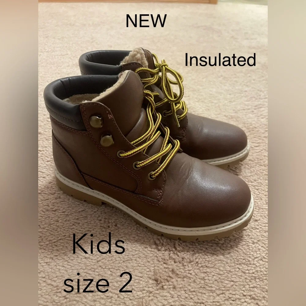 Kids insulated shoes size 2